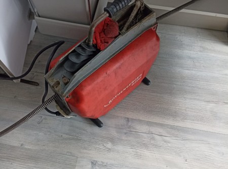 Tıkanıklık Açma İşlemlerinde Robot Teknolojisi: Hızlı ve Kalıcı Çözümler